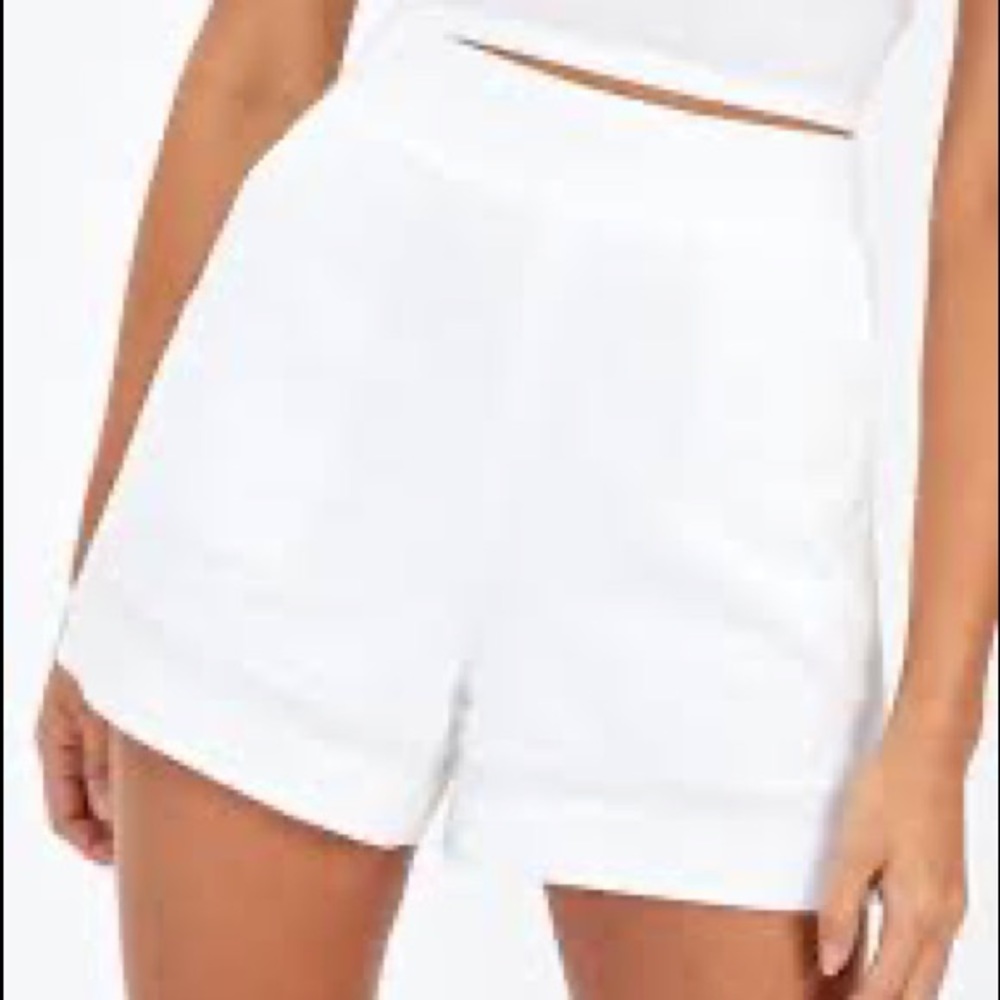 NWT Glassons Linen Shorts